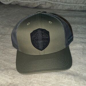 Columbia Green and Gray Mesh Cap